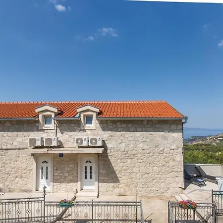 Vacation Apartments Feniks * Tucepi