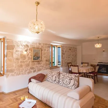 Vacation Apartments Feniks Apartment Tucepi